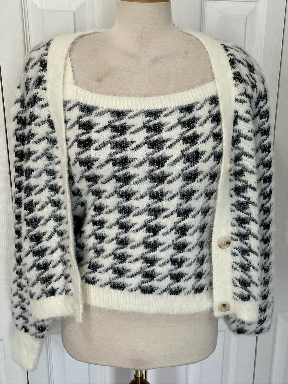 Willow & Wind Black & White Houndstooth Knit Sweater Set with Cardigan